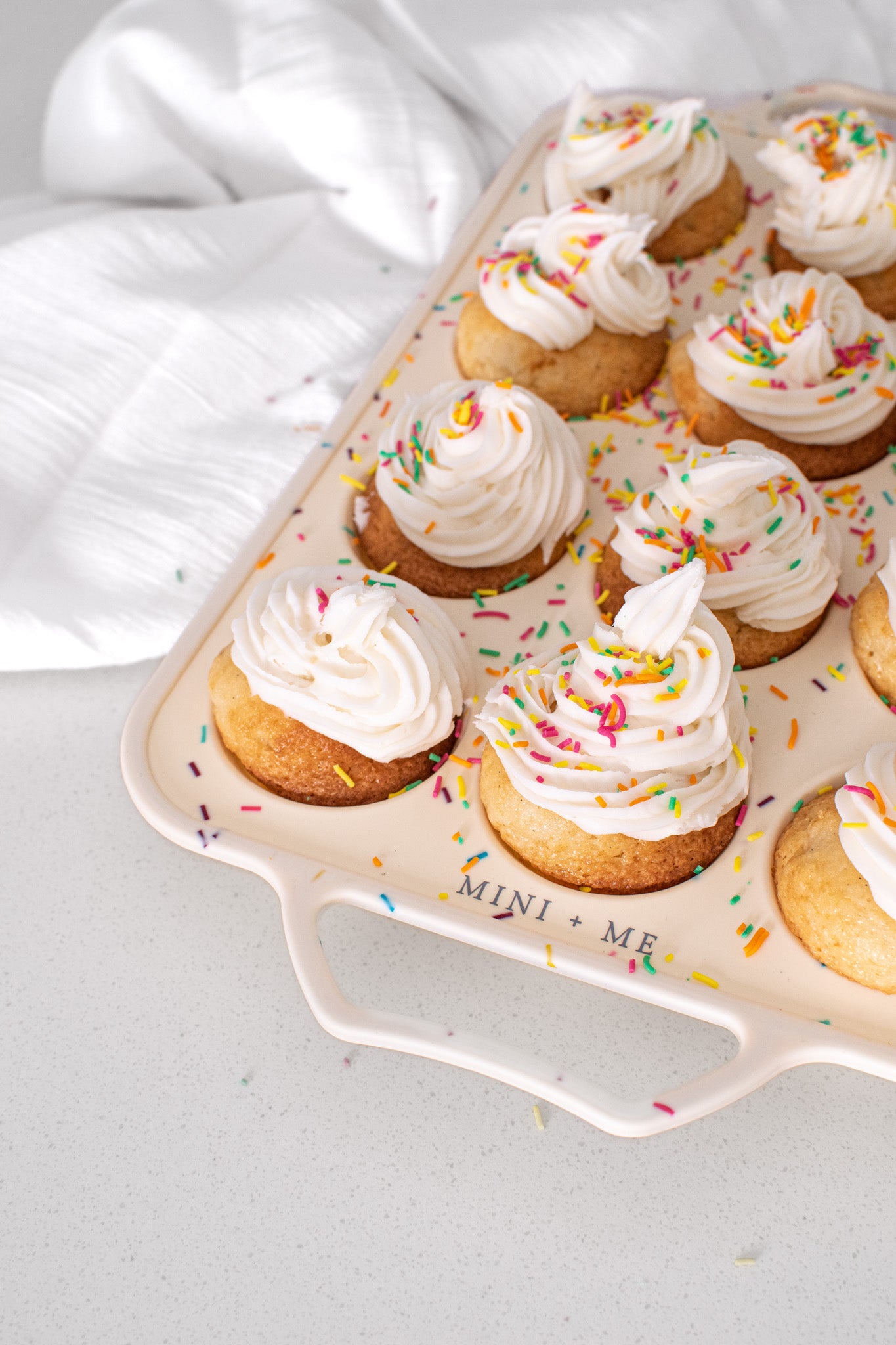 SPRINKLES MUFFIN PAN - 12